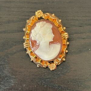 Gold filled Victorian Shell Cameo pin or Necklace - perfect condition